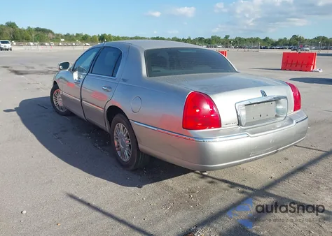 2009 Lincoln Town Car Signature Limited from USA, damaged, VIN 2LNHM82V59X622733